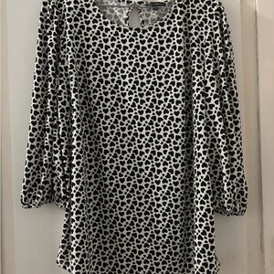 Adrianna Papell Black and Gray Heart Print Top